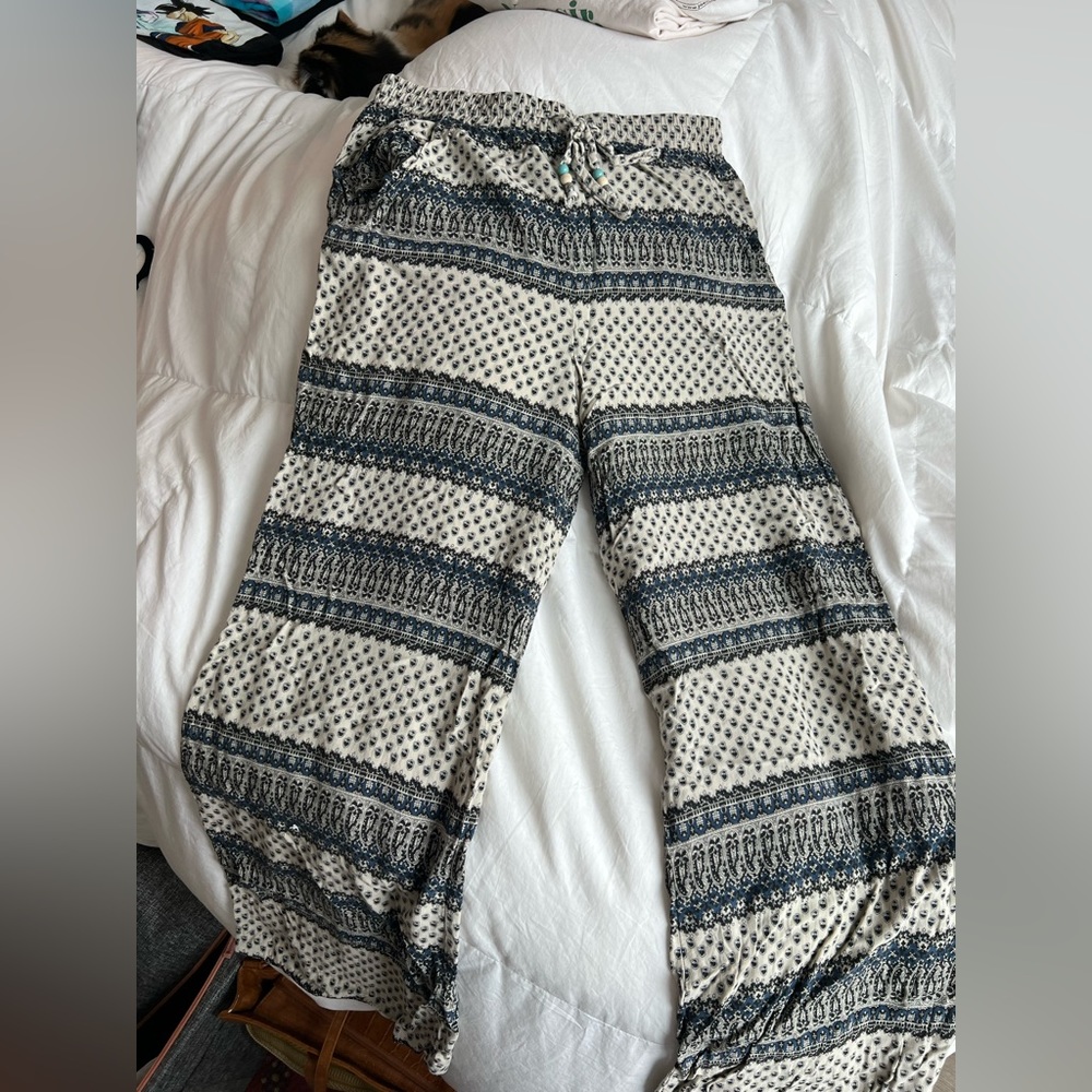 Wide Leg/Boho print Pants XS (American Eagle)